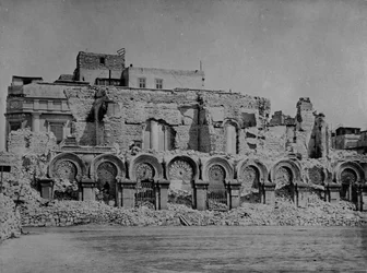 Palast Zizinia, 1882